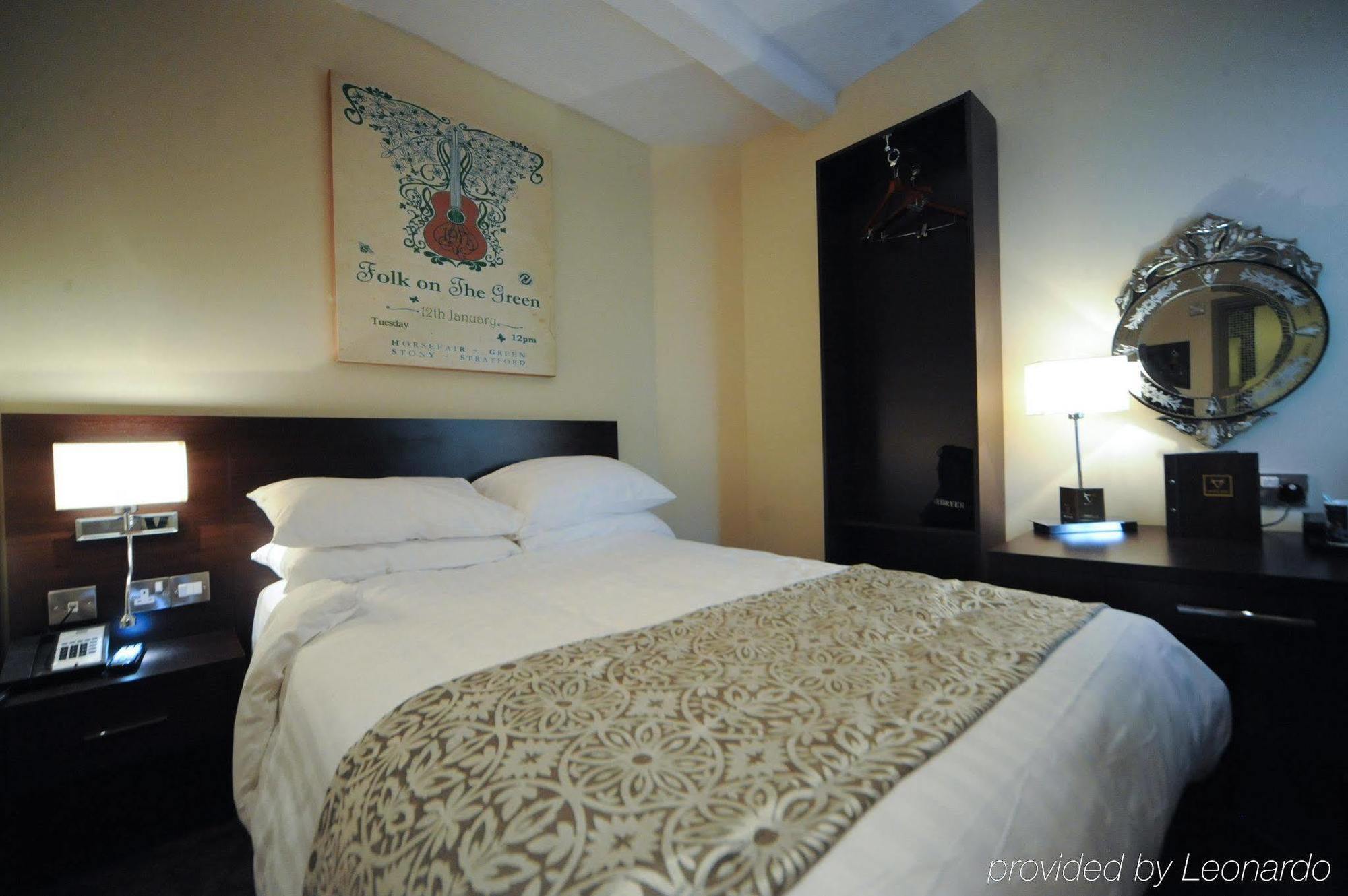 The Bull Hotel Стоуни Стратфорд Екстериор снимка
